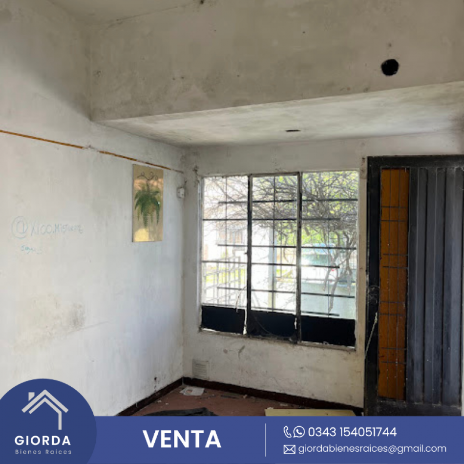 VENTA: Casa a reciclar, calle Dean Funes, a metros Blas Parera.