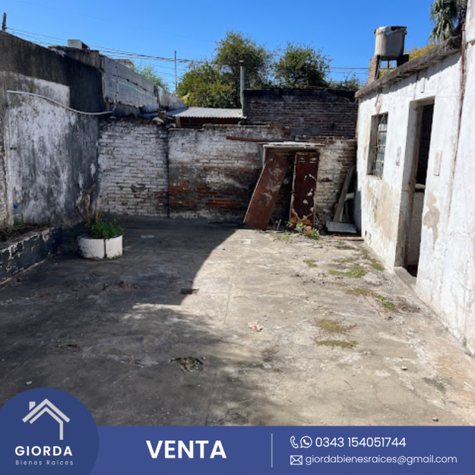 VENTA: Casa a reciclar, calle Dean Funes, a metros Blas Parera.
