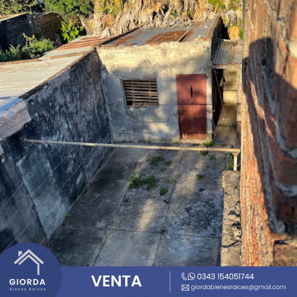 VENDE: Casa a reciclar, calle Los Chanas