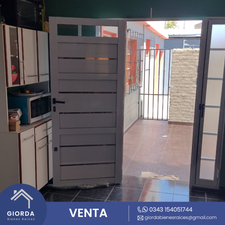 VENDE: Casa calle Los Jacarandaes zona Primero de Mayo