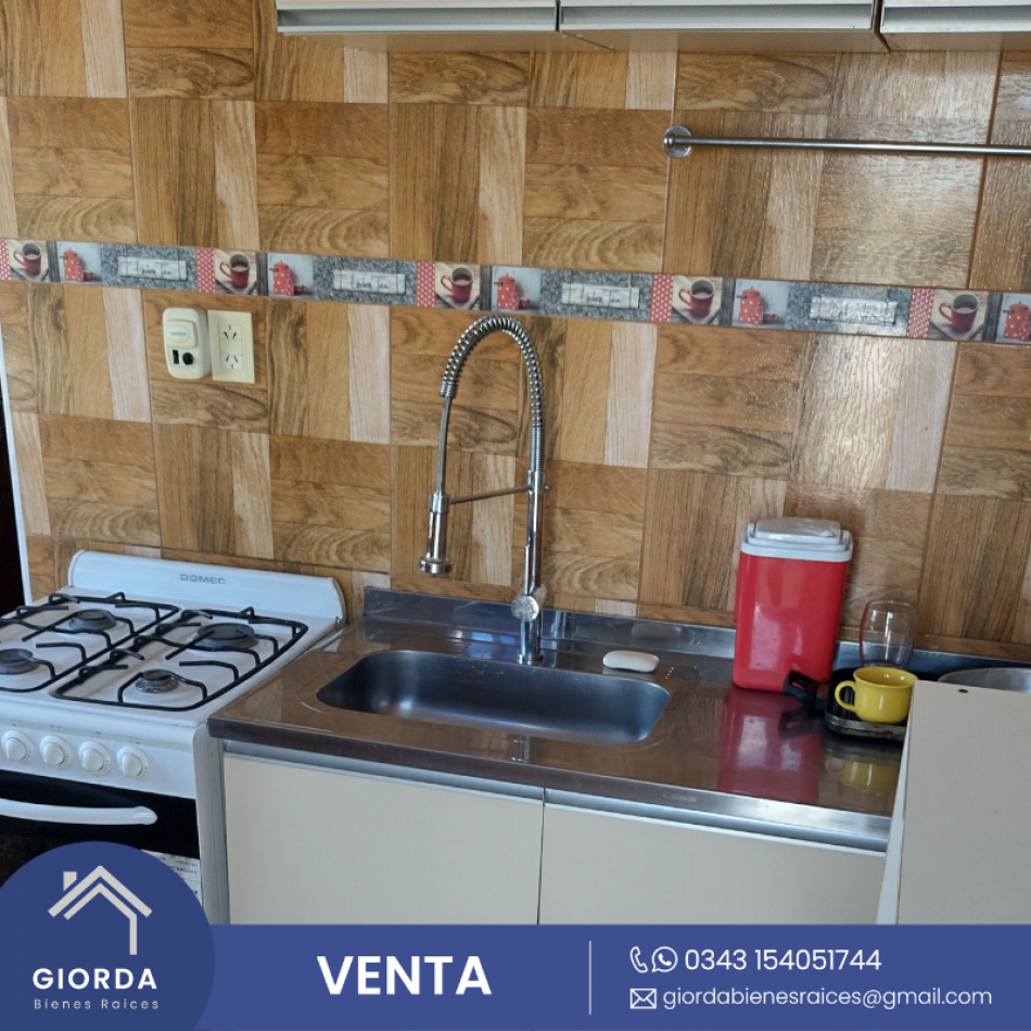 VENDE: Casa calle Los Jacarandaes zona Primero de Mayo