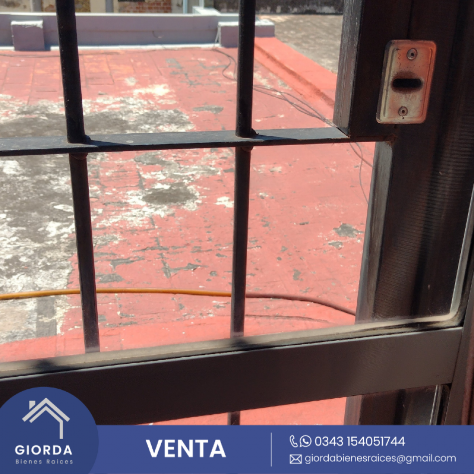 VENDE: Casa calle Los Jacarandaes zona Primero de Mayo