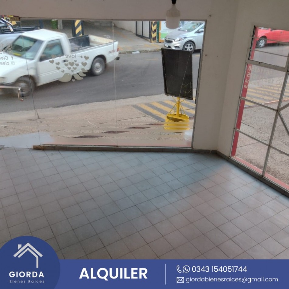 SE ALQUILA LOCAL COMERCIAL CENTRICO  Ubicado en calle Peru, entre Pellegrini y Santa Fe