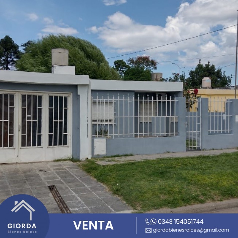 VENDE: Casa calle Ñandubay, tres dormitorios