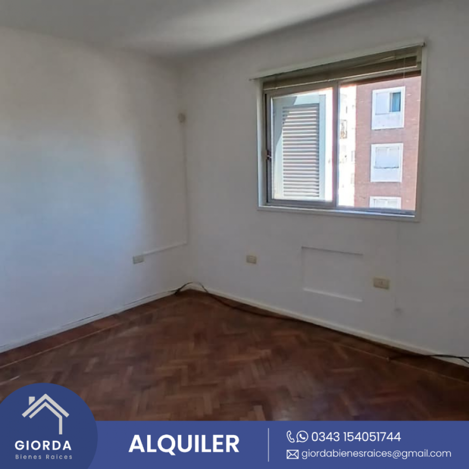 ALQUILA:  Departamento de tres dormitorios centrico