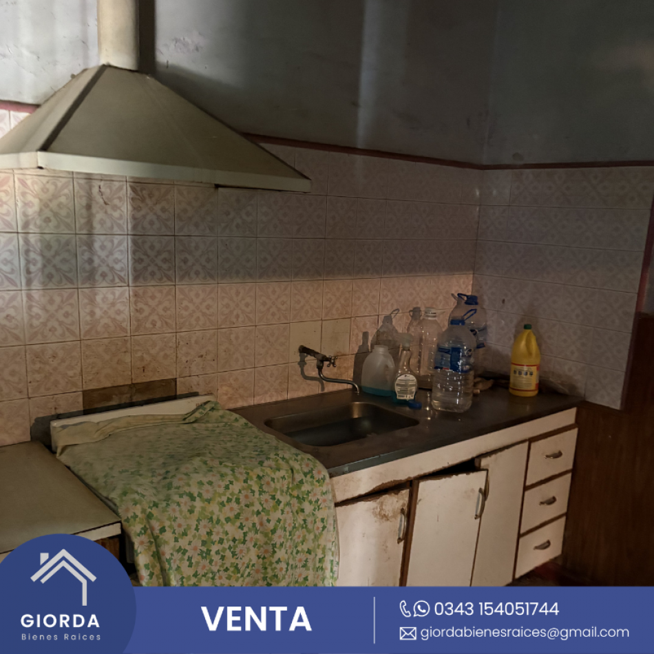 VENDE: Casa a reciclar, calle Los talas