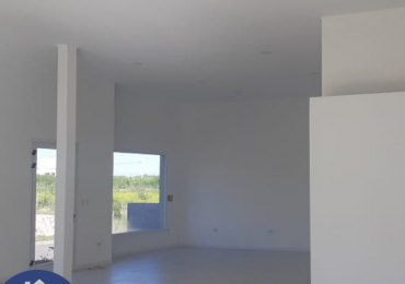 VENDE Moderno Local A metros Acceso Norte