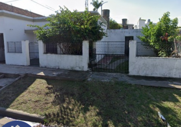 VENTA: Casa a reciclar, calle Dean Funes, a metros Blas Parera.