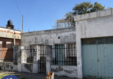 VENDE: Casa a reciclar, calle Los talas